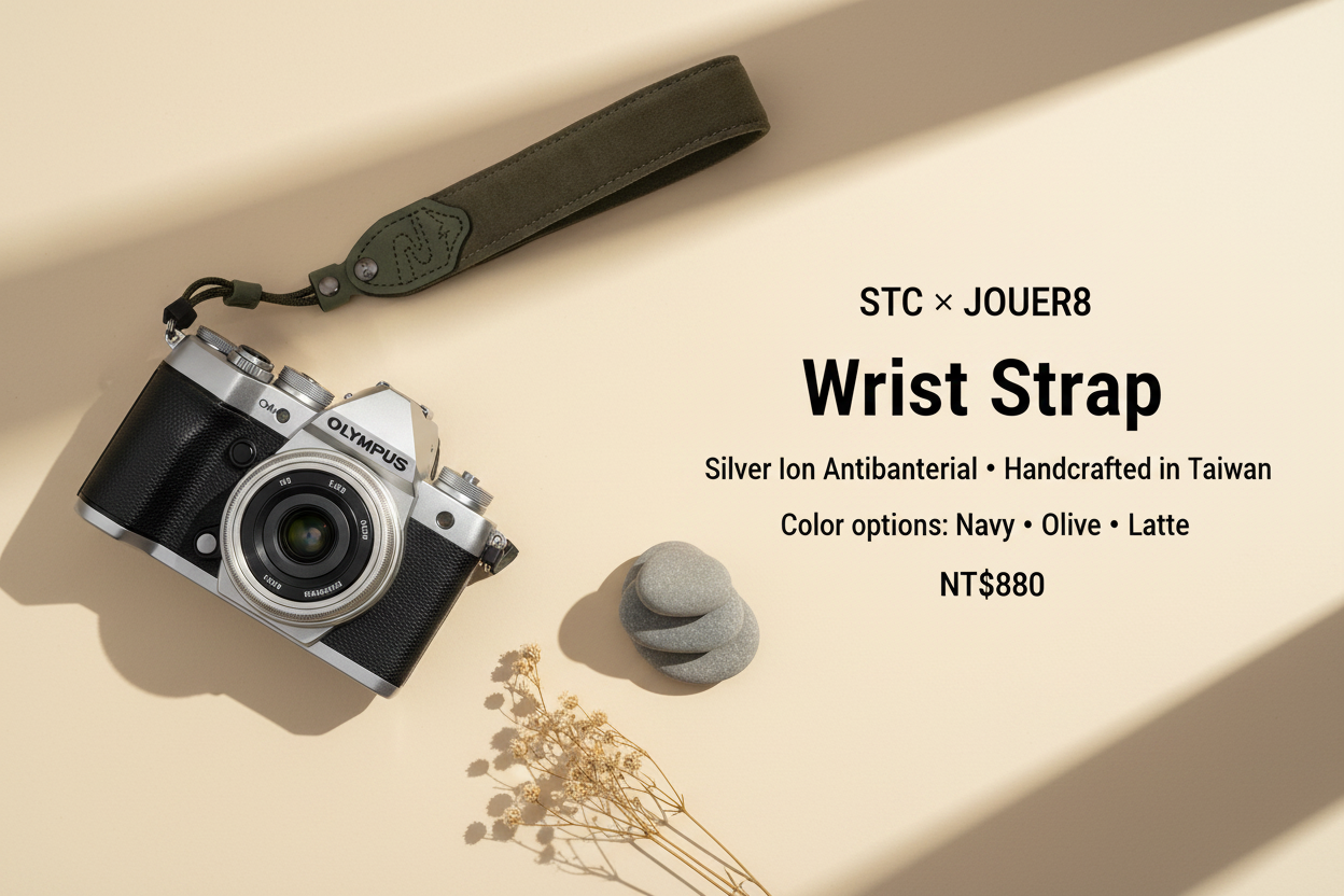 STC × Jouer8 Wrist Strap — 橫向暖色情境版